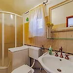 Tania By Guide וולה לוקה